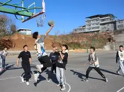 米兰体育app包含公牛球星三分绝杀，全场观众热烈欢呼，大学经济可是.的词条