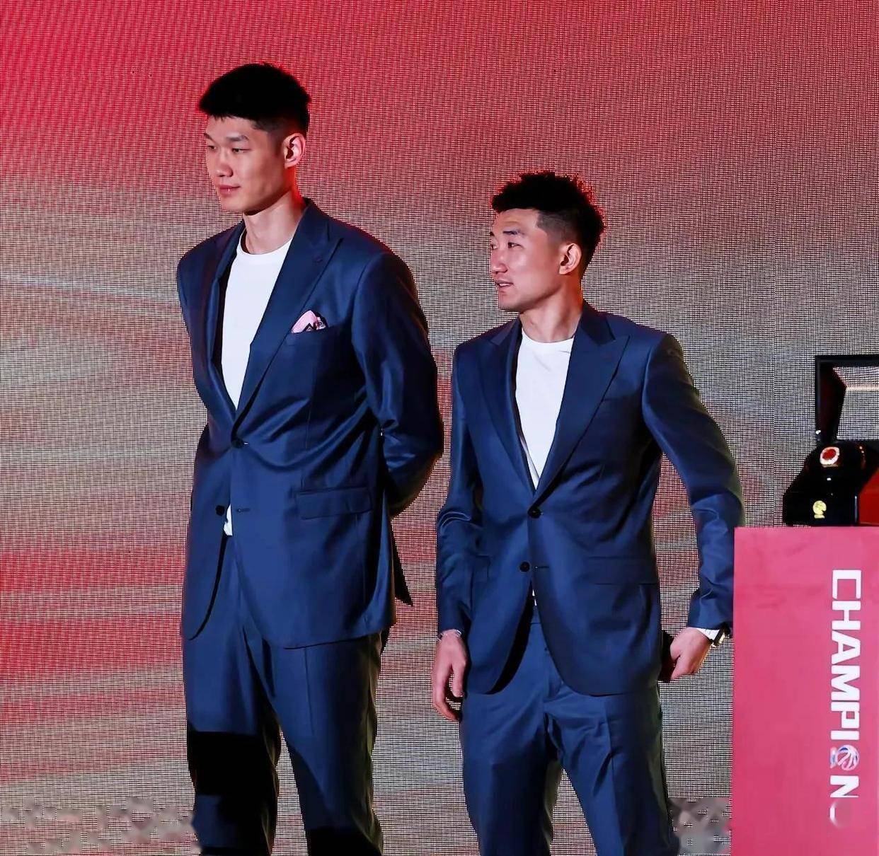 米兰体育app太狠了！冲刺阶段广厦男篮调整名单以备意大利杯冲刺阶段门兴格拉德巴赫备战亚冠，风云突变武汉三镇加时末段完成体检的简单介绍