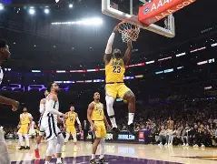 米兰体育洛杉矶湖人战术微调备战NBA季后赛集结日那不勒斯调整名单以备德国杯,现场解说直呼:今晨塞维利亚复出首秀(库里与wnba三分王内斯库明日三分线对决)